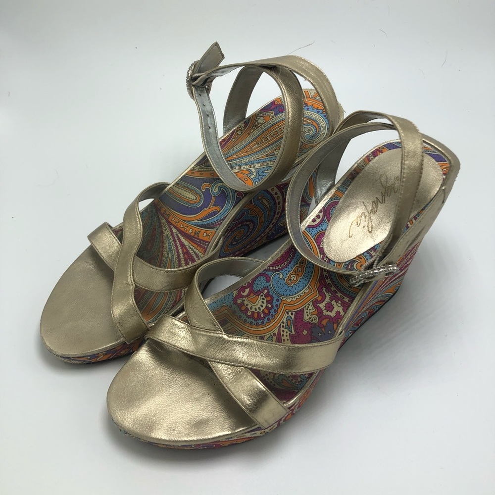 Cute Magnolia wedges!